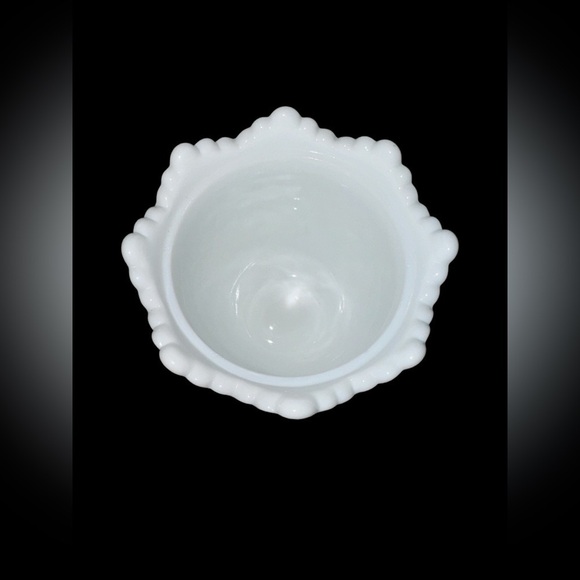 Vintage Fenton White Milk Glass Hobnail Bowl/ Dish - Picture 2 of 3